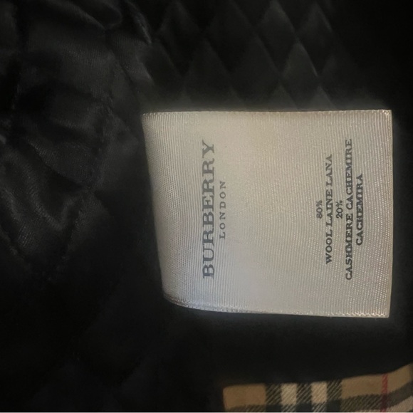 Burberry Men’s Novacheck Cashmere Wool Jacket with Quilted Lining. - Picture 5 of 10
